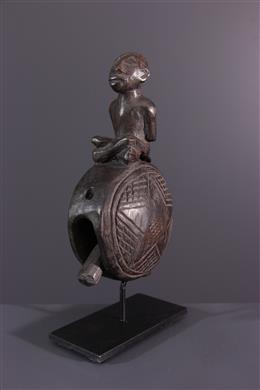 Arte tribal africano - Yombe, Bakongo Ndibu Campana con patrón figurativo 